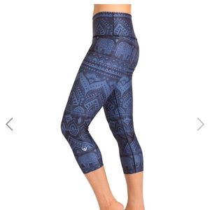 Inner Fire Sacred Elephant Crop Legging sz 4 NWOT